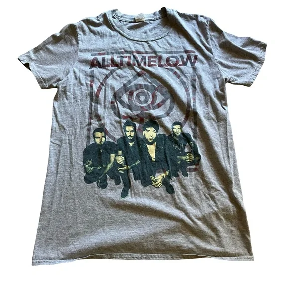 Lot Of 5 Band Concert Tour TShirt Sz M Guns N Roses Nirvana AC/DC Kali Uchis - Picture 12 of 16